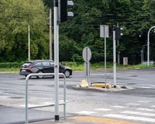Skrzyżowanie alei Wielkiej Wyspy z ulicą Mickiewicza i aleją Paderewskiego